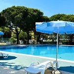 Bright Flat With Pools * ビビオーネ