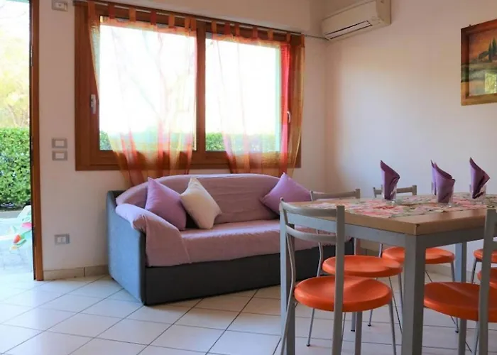 Bright Flat With Pools Apartman